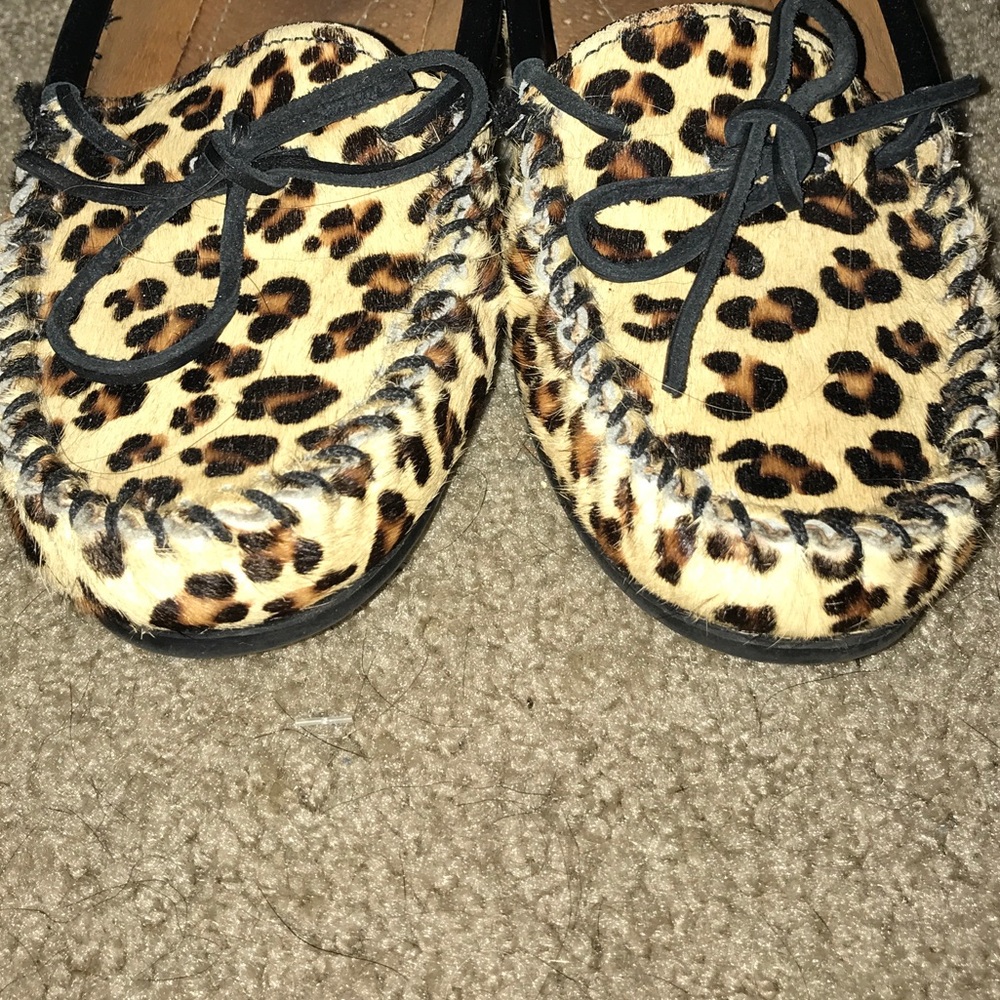 Cheetah moccasins with hard sole - Picture 4 of 5